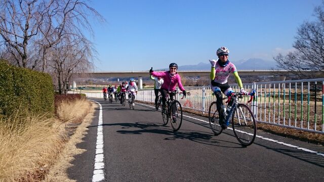 第2期チャレンジはるトラ練習会 利根川サイクリングロードでのバイクライド風景