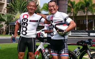 ハワイ大会前にシーポの田中社長と記念写真
